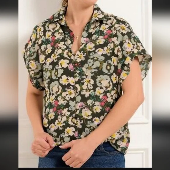 CAbi Replay Spring 2025 Floral Blouse - Picture 3 of 13